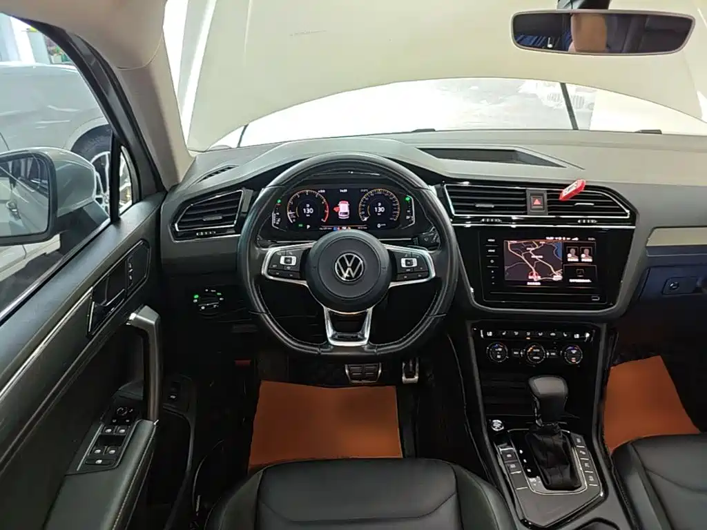 Volkswagen Tiguan L 2021 — фото 11