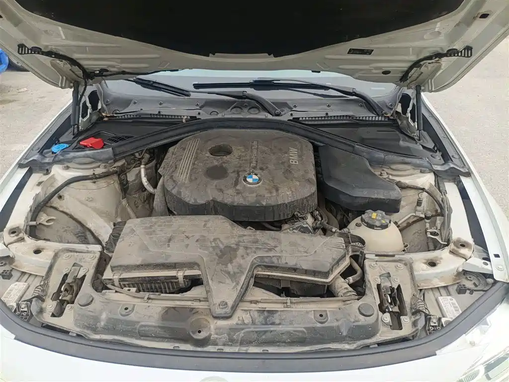 BMW 3 Series 2017 — фото 16