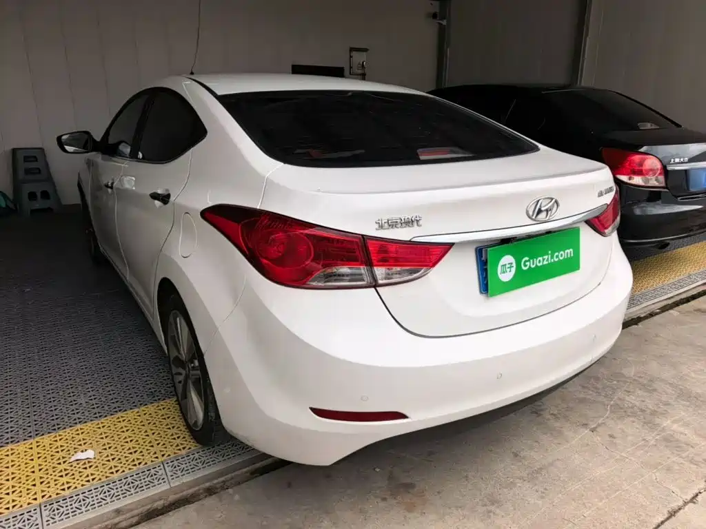 Hyundai Elantra 2015