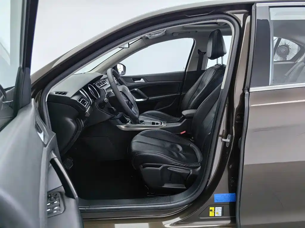 Peugeot 408 2016 — фото 10