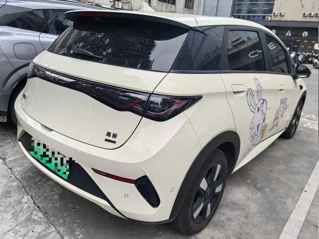 BYD Dolphin 2025