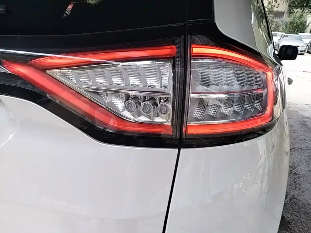 Ford Edge 2015 — фото 8