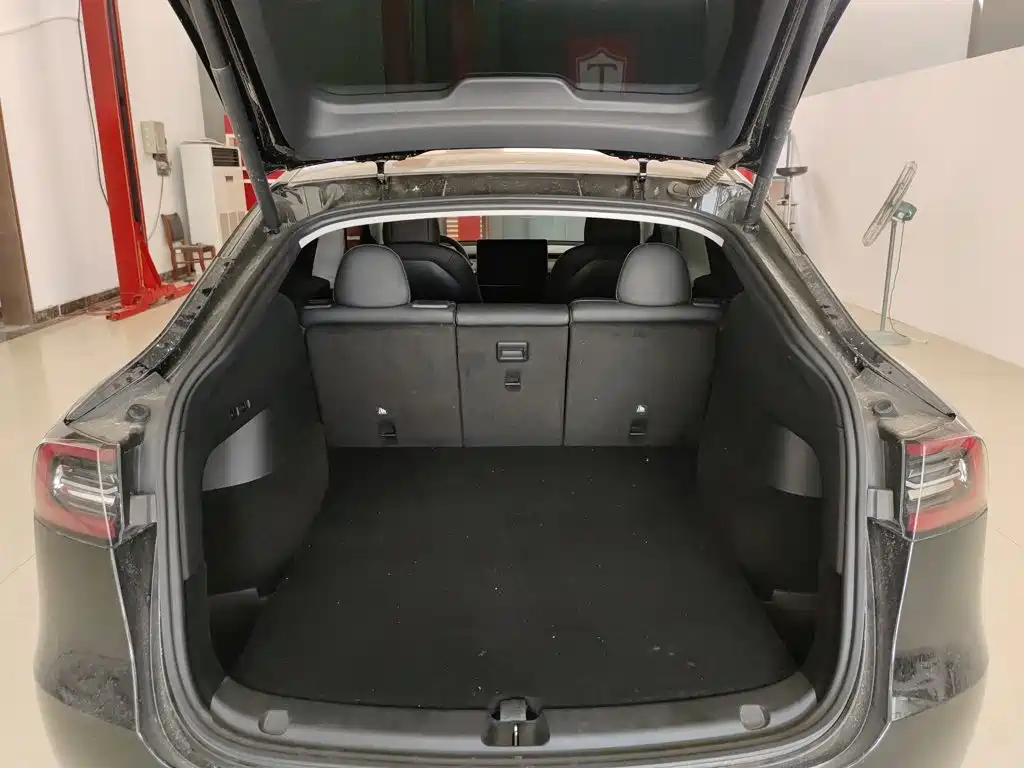 Tesla Model Y 2021 — фото 16