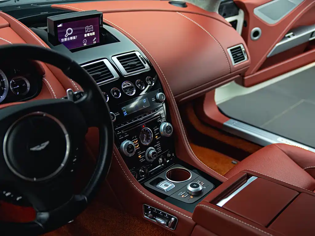 Aston Martin Rapide 2016 — фото 25
