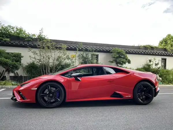 Lamborghini Huracan 2021