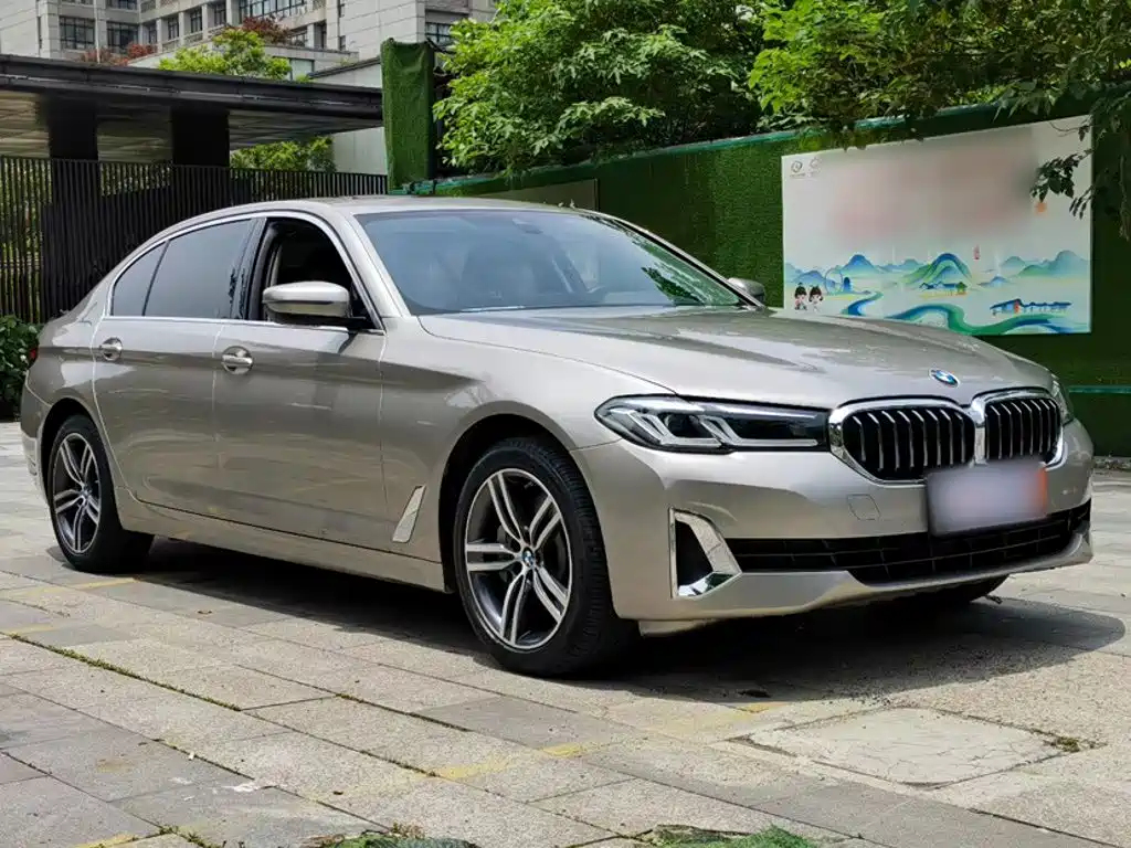 BMW 5 Series 2021 — фото 3