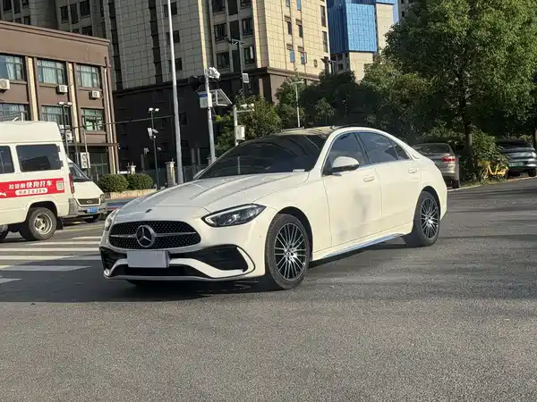 Mercedes-Benz C-Class 2024
