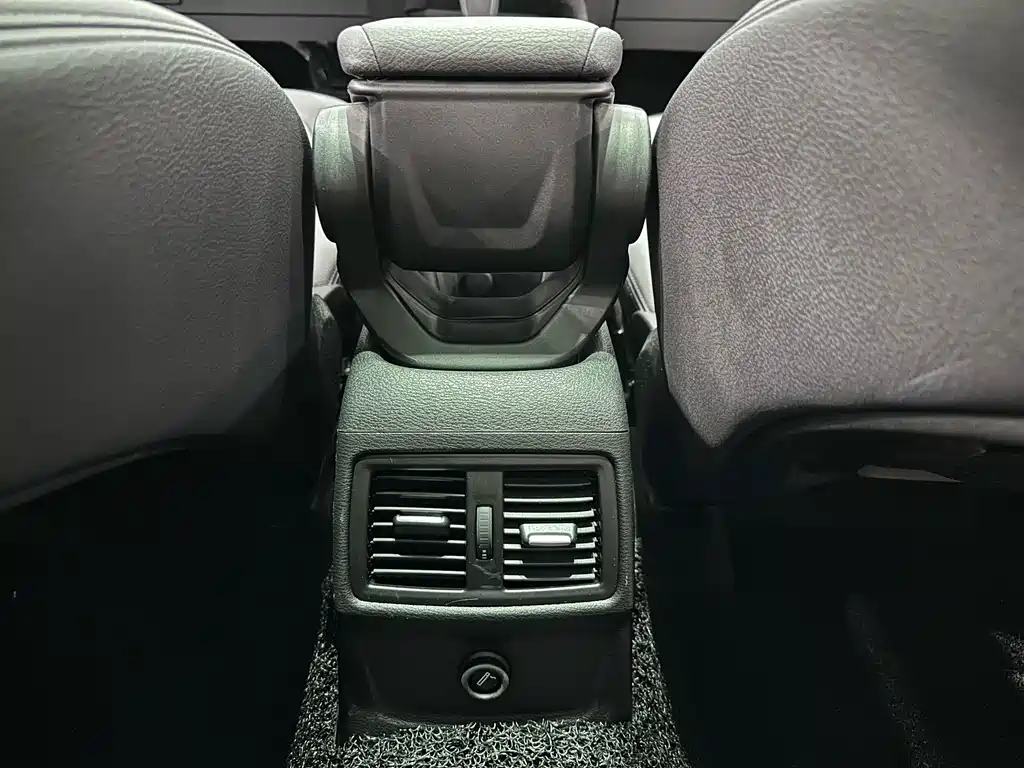 BMW X1 2017 — фото 13