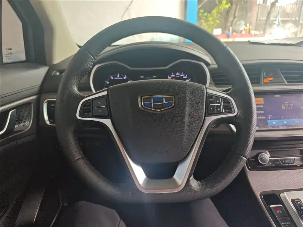 Geely Emgrand GS 2017 — фото 11