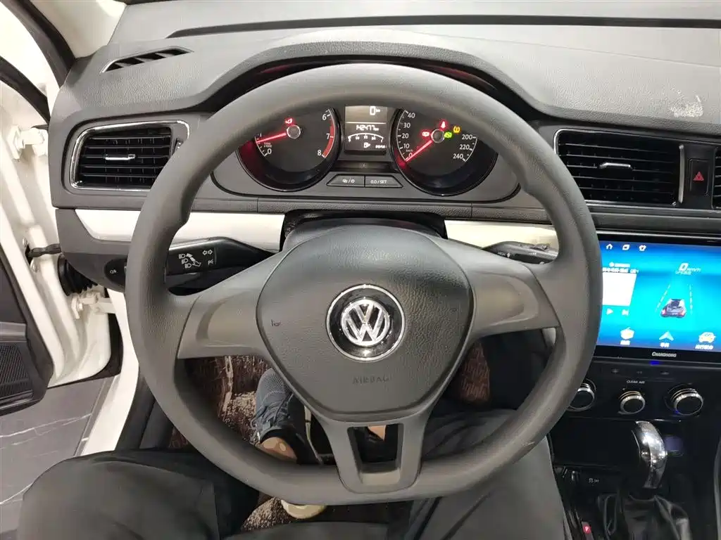 Volkswagen Lavida 2018 — фото 11