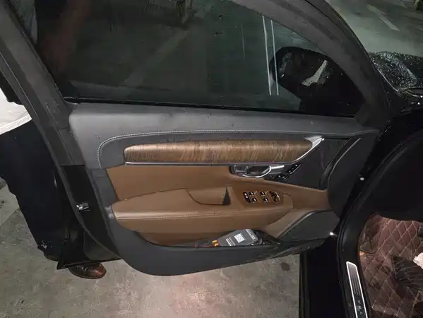 Volvo S90 2025