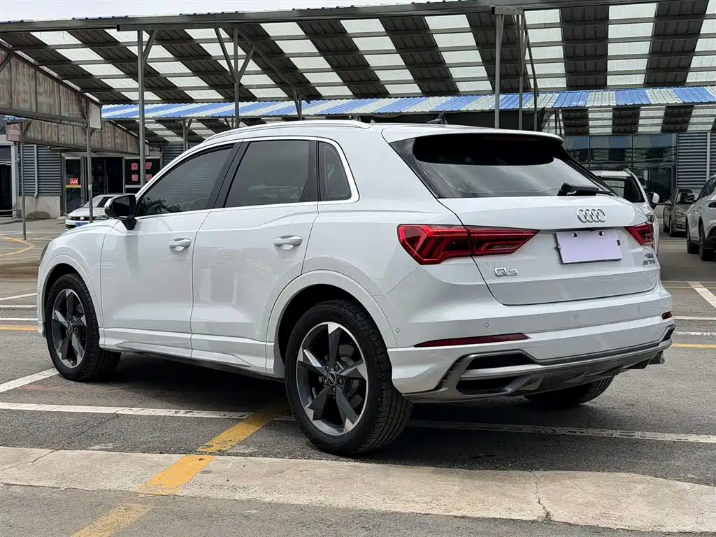 Audi Q3 2023 — фото 14