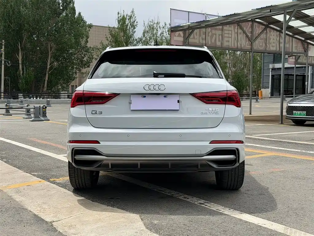 Audi Q3 2023 — фото 15