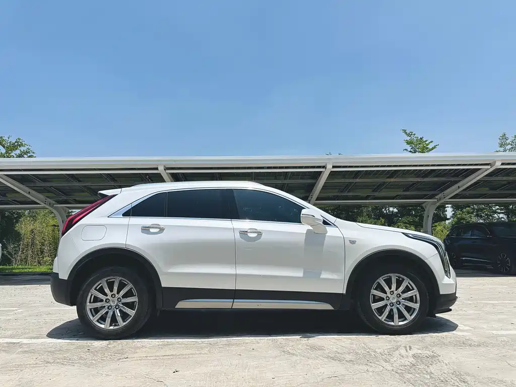 Cadillac XT4 2021 — фото 4