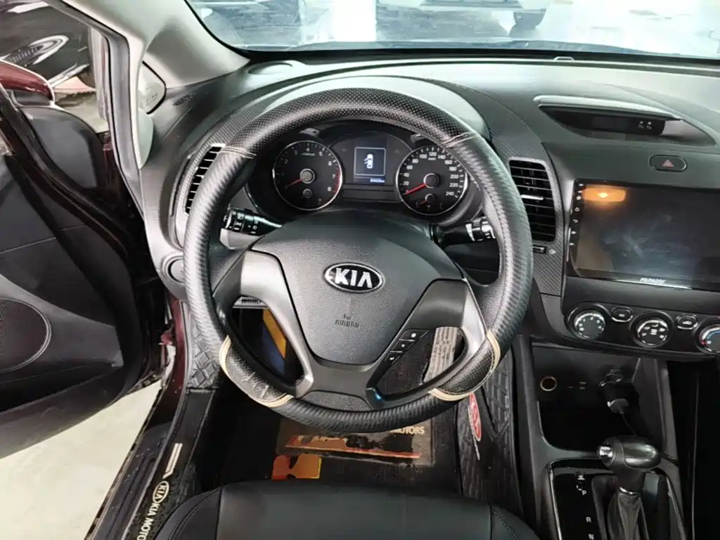 Kia K3 2018 — фото 11