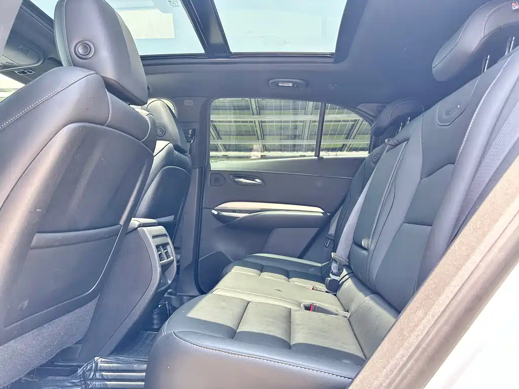 Cadillac XT4 2021 — фото 12