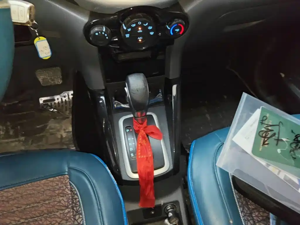Ford EcoSport 2017 — фото 14