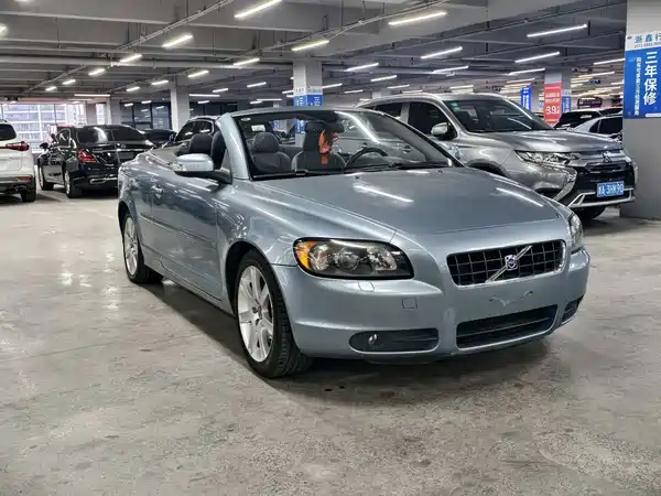 Volvo C70 2009