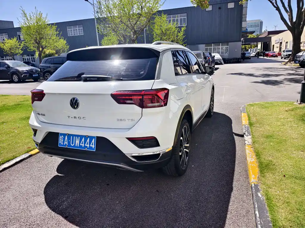 Volkswagen T-Roc 2022 — фото 7