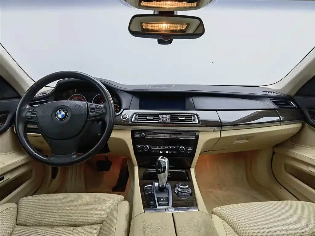 BMW 7 Series 2009 — фото 5