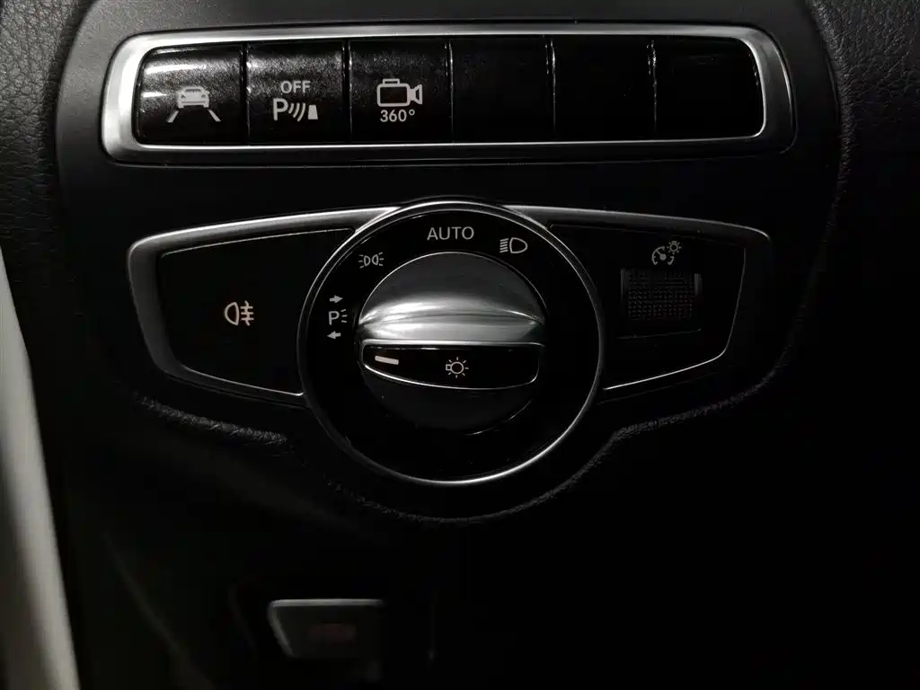 Mercedes-Benz GLC 2016 — фото 21