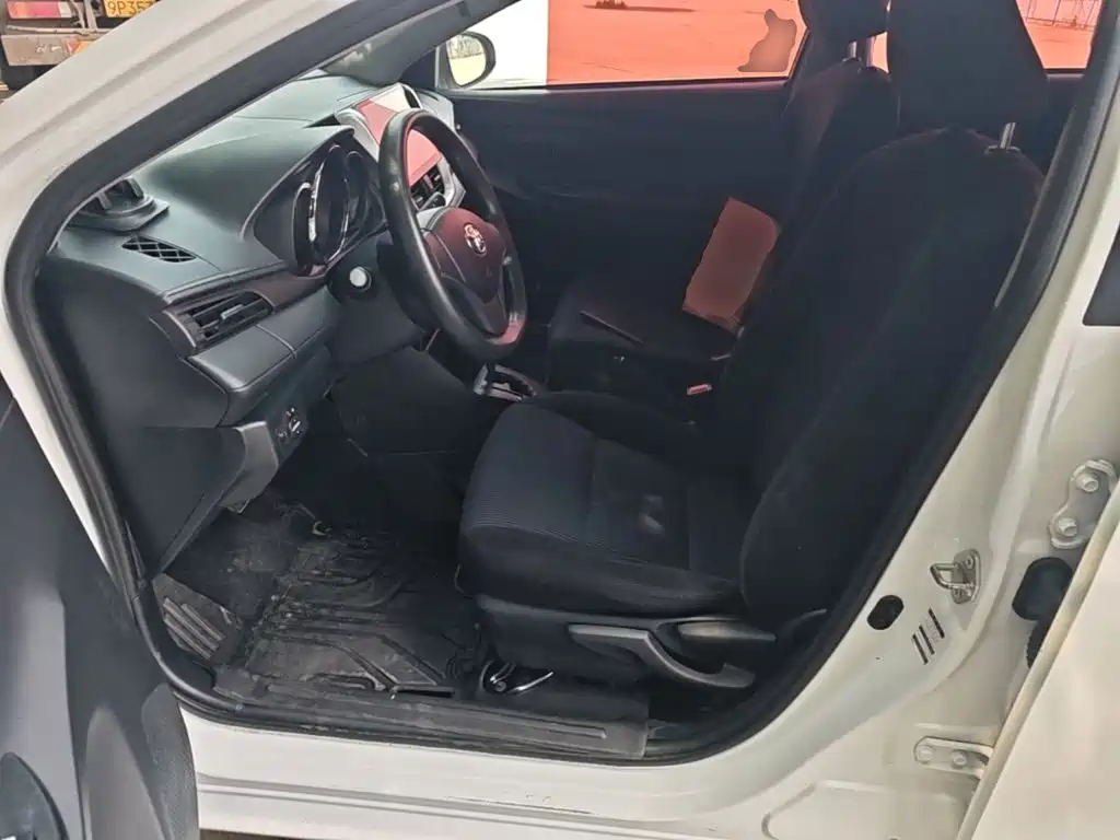 Toyota Yaris L 2018 — фото 15