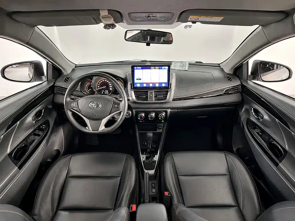 Toyota Yaris L 2022 — фото 11