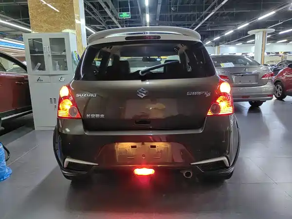 Suzuki Swift 2015