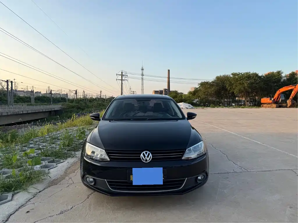 Volkswagen Sagitar 2016