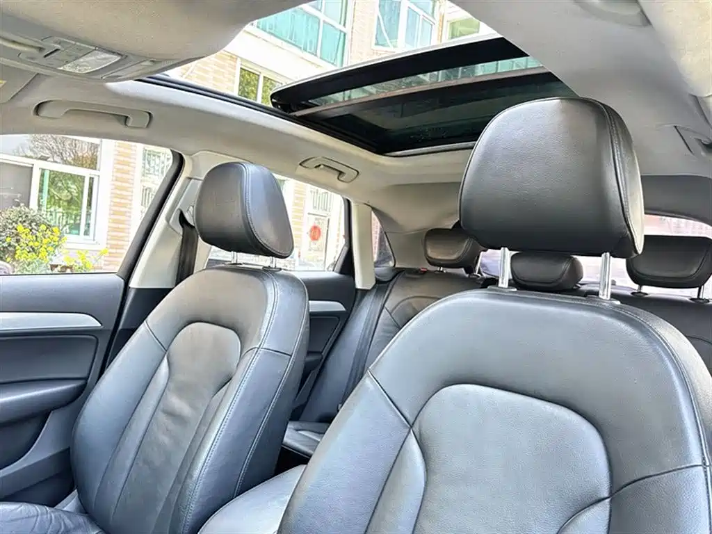 Audi Q3 2016 — фото 14