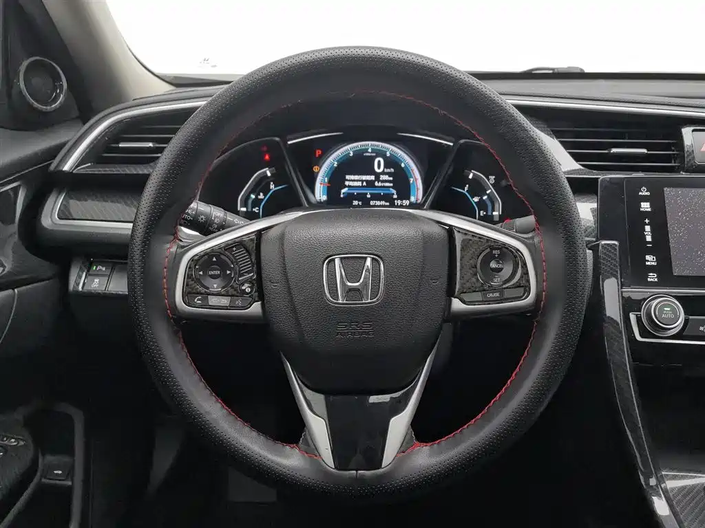 Honda Civic 2018 — фото 11