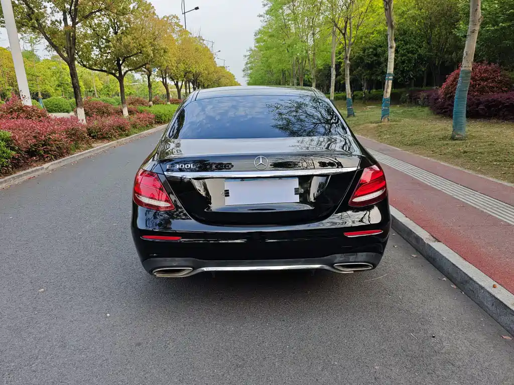 Mercedes-Benz E-Class 2020 — фото 12