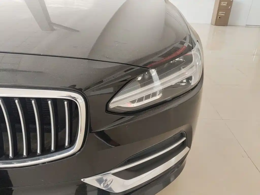 Volvo S90 2019 — фото 16