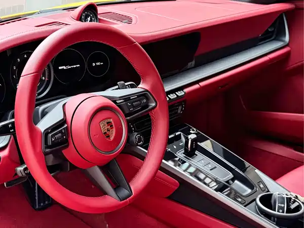 Porsche 911 2023