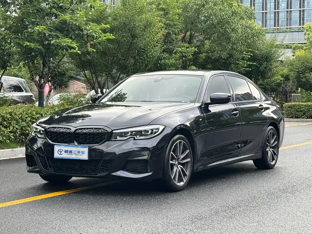BMW 3 Series 2022 — фото 1