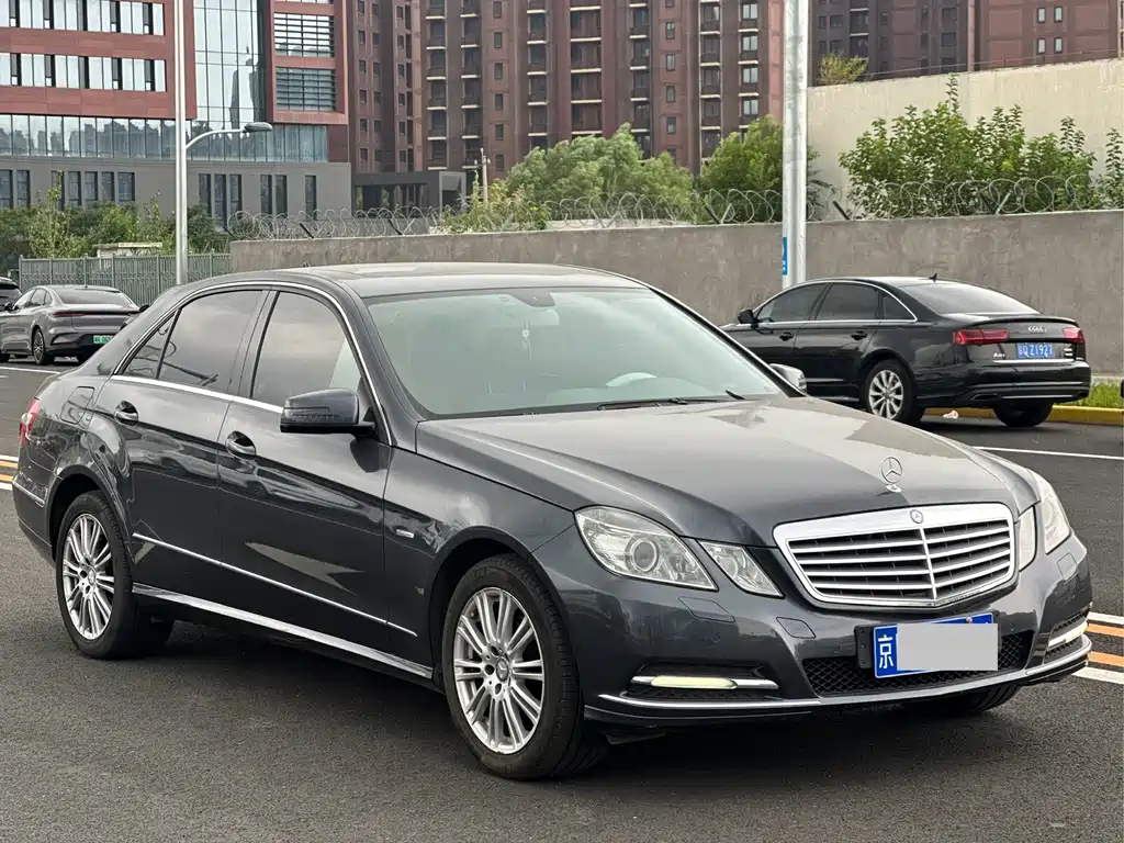 Mercedes-Benz E-Class 2010