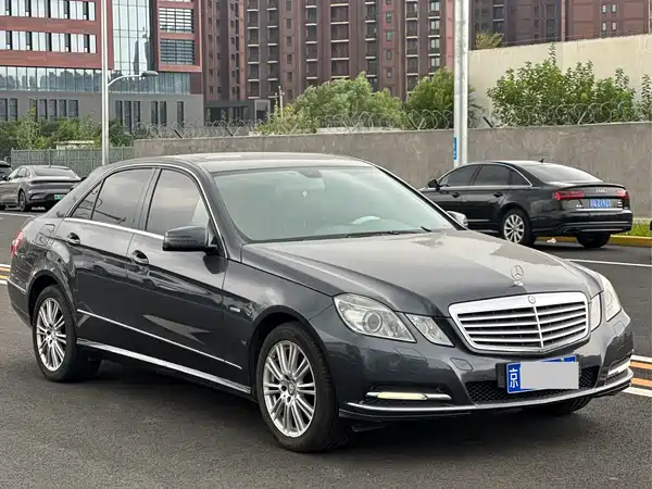 Mercedes-Benz E-Class 2010