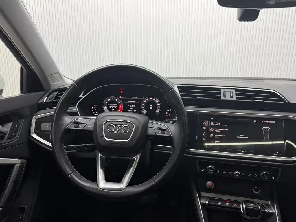 Audi Q3 2023 — фото 21