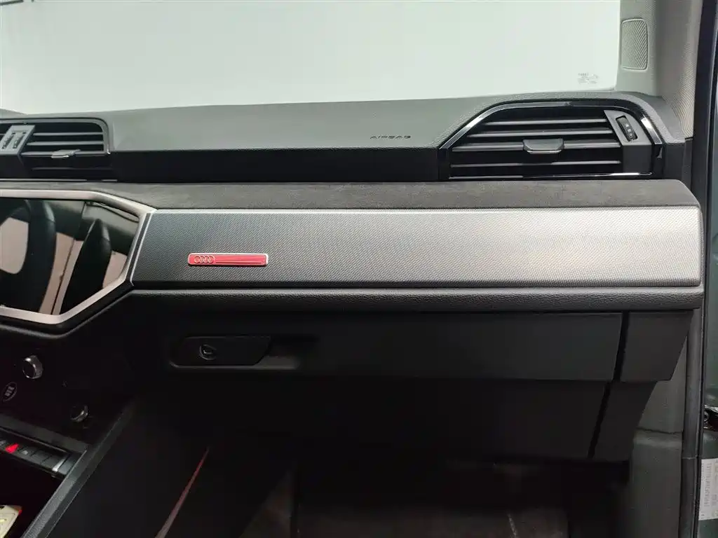 Audi Q3 Sportback 2021 — фото 18