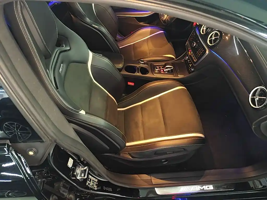 Mercedes-Benz Mercedes CLA AMG 2019 — фото 25