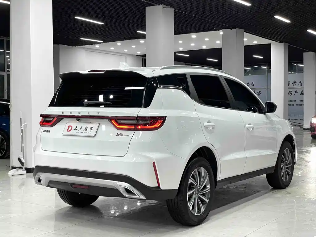 Geely Vision X6 2022 — фото 6