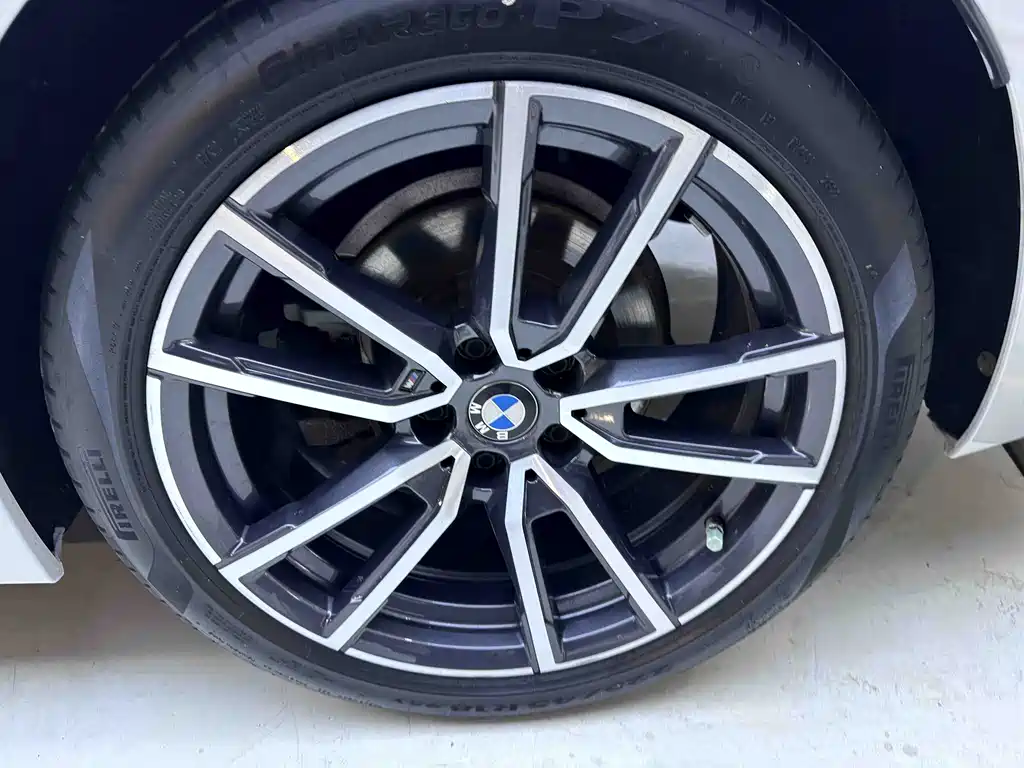 BMW 3 Series 2022 — фото 19
