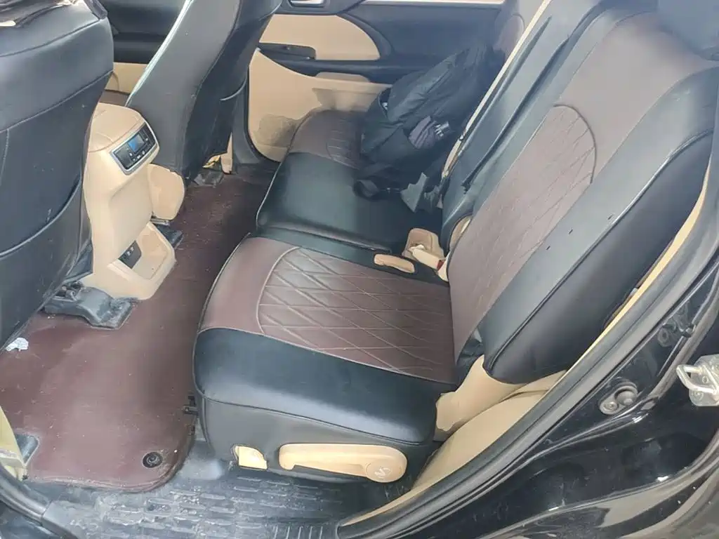 Toyota Highlander 2021 — фото 17