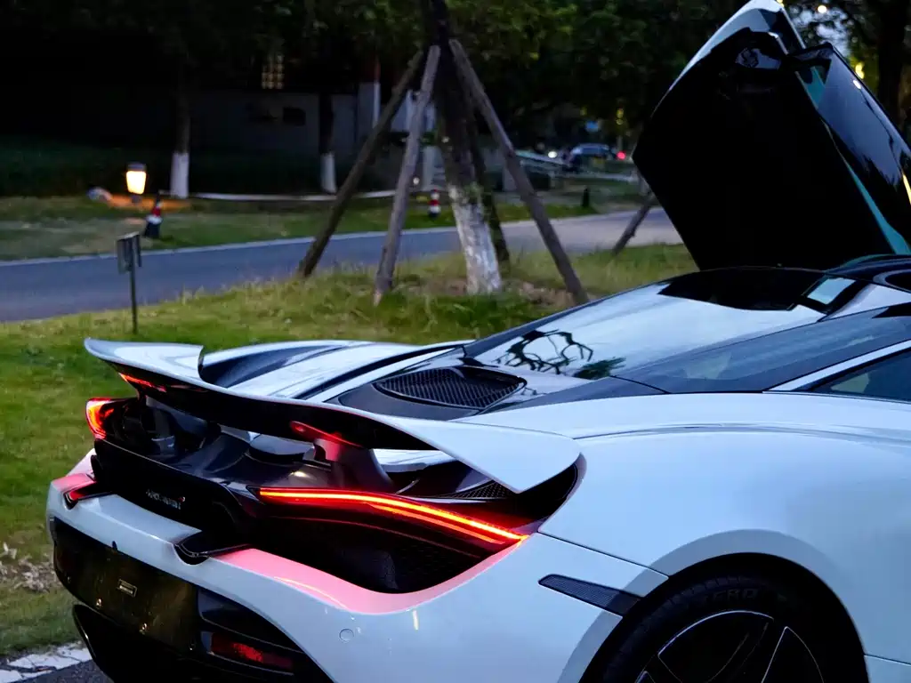 McLaren 720S 2019 — фото 12