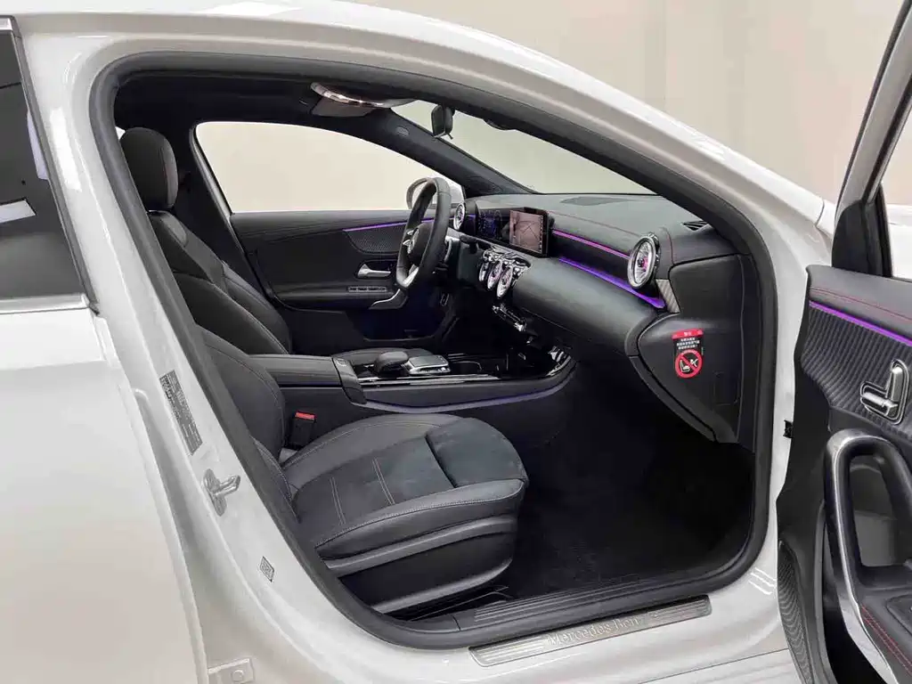 Mercedes-Benz A-Class 2024 — фото 25