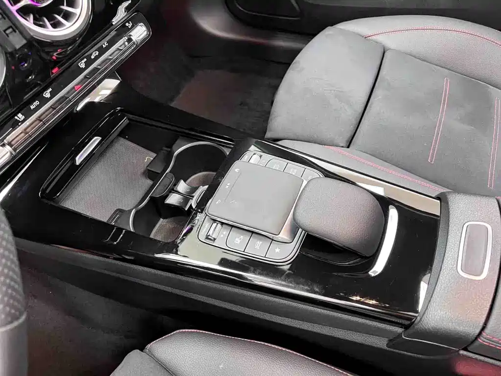 Mercedes-Benz A-Class 2024 — фото 21