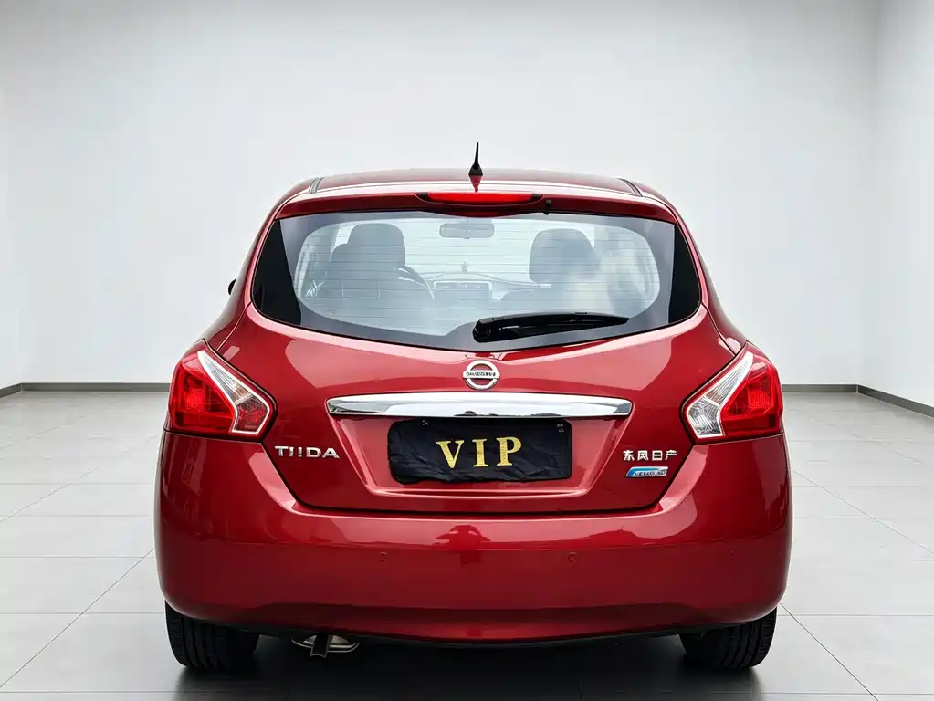 Nissan Tiida 2015 — фото 7