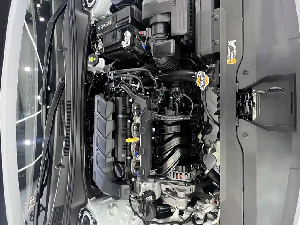 Hyundai Elantra 2023 — фото 20