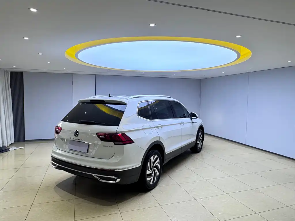 Volkswagen Tiguan L 2023