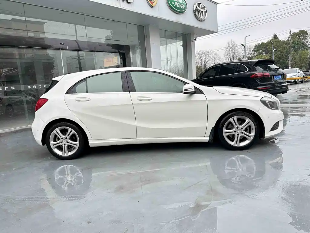 Mercedes-Benz A-Class 2014 — фото 4